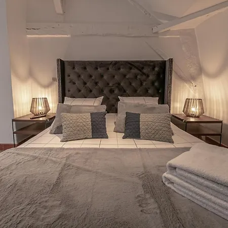 Bed and breakfast Les Orchidees De La Petite Douve With Pool